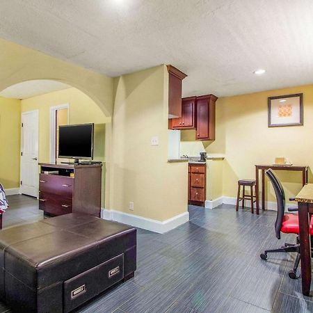 Rodeway Inn & Suites Houston Near Medical Center Kültér fotó