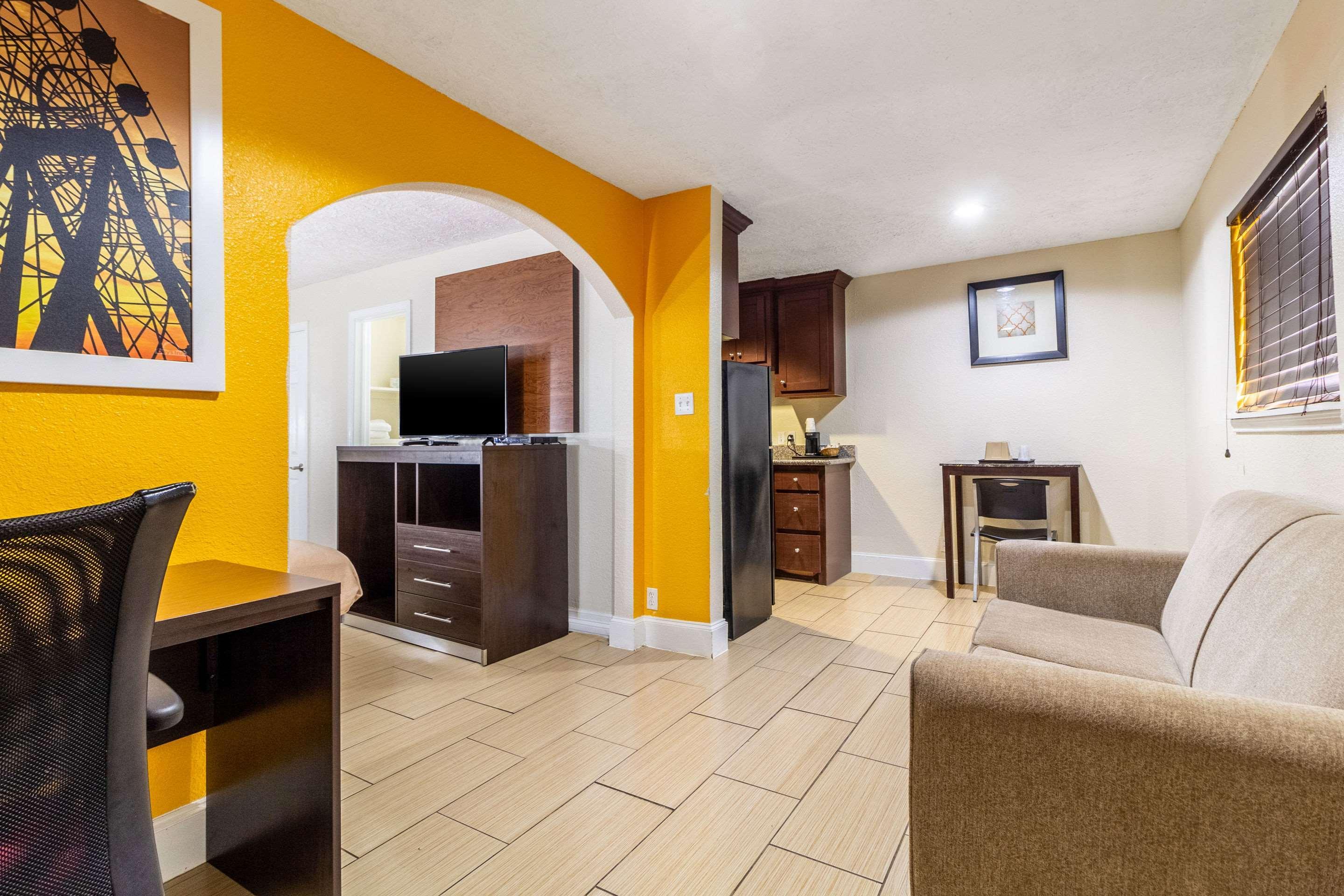 Rodeway Inn & Suites Houston Near Medical Center Kültér fotó