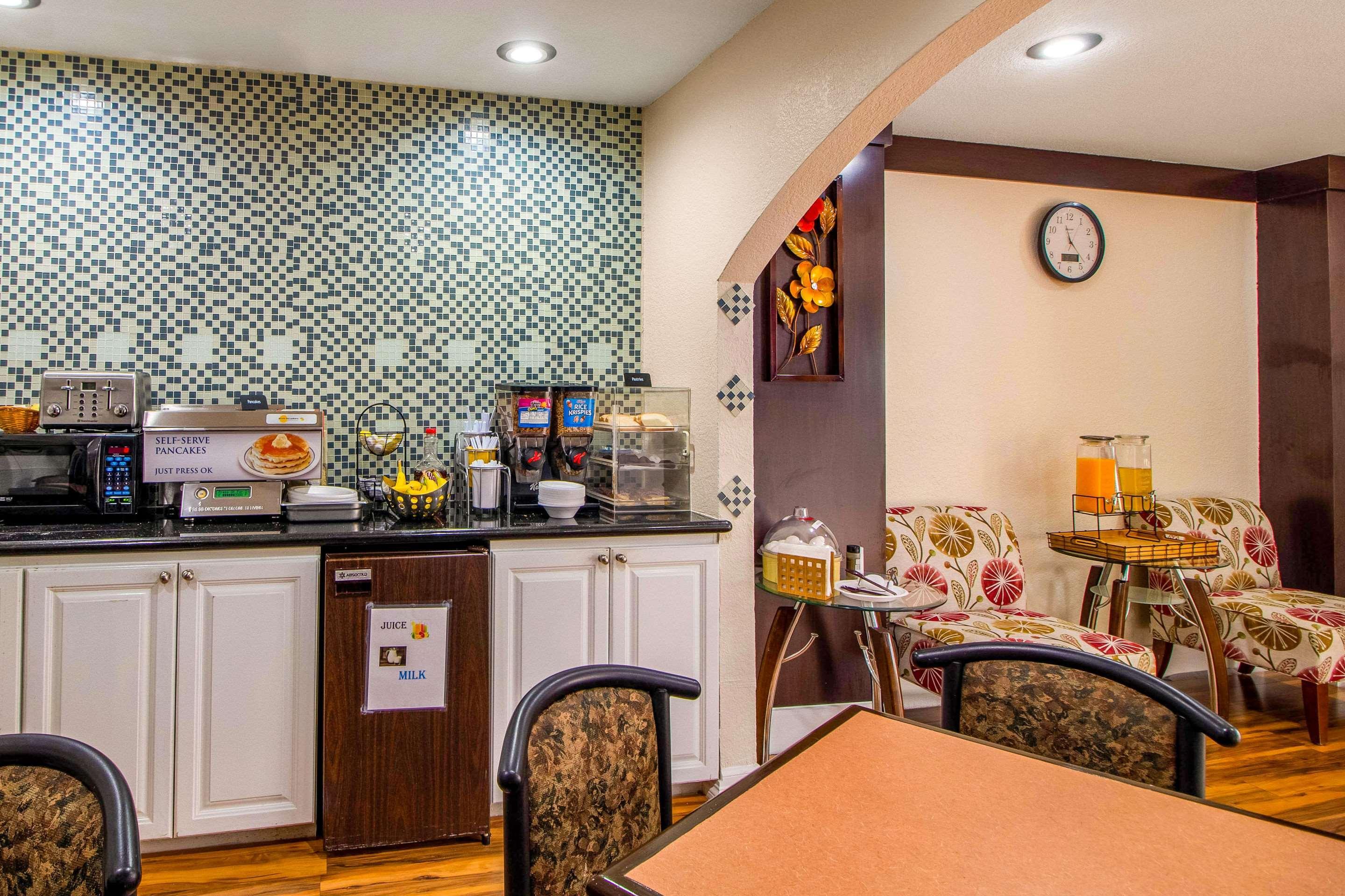 Rodeway Inn & Suites Houston Near Medical Center Kültér fotó