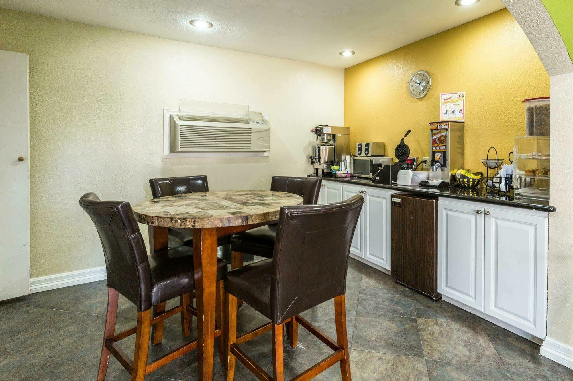Rodeway Inn & Suites Houston Near Medical Center Kültér fotó